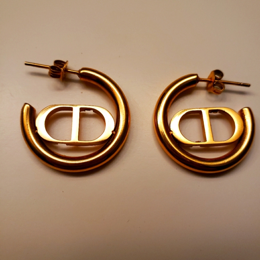 Dior hoop earrings!
